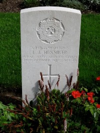 Klagenfurt War Cemetery - Henniker, Leonard John